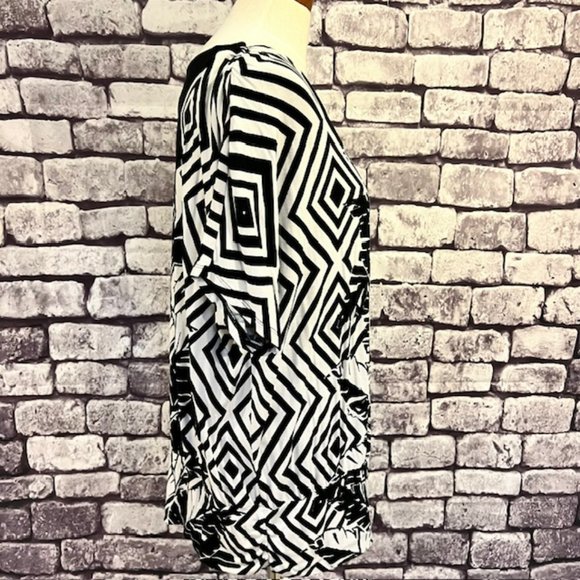 Chico's Black & White Short Sleeve Top Size XL - Picture 8 of 9